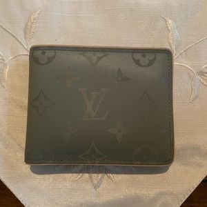 Men’s Louis Vuitton wallet